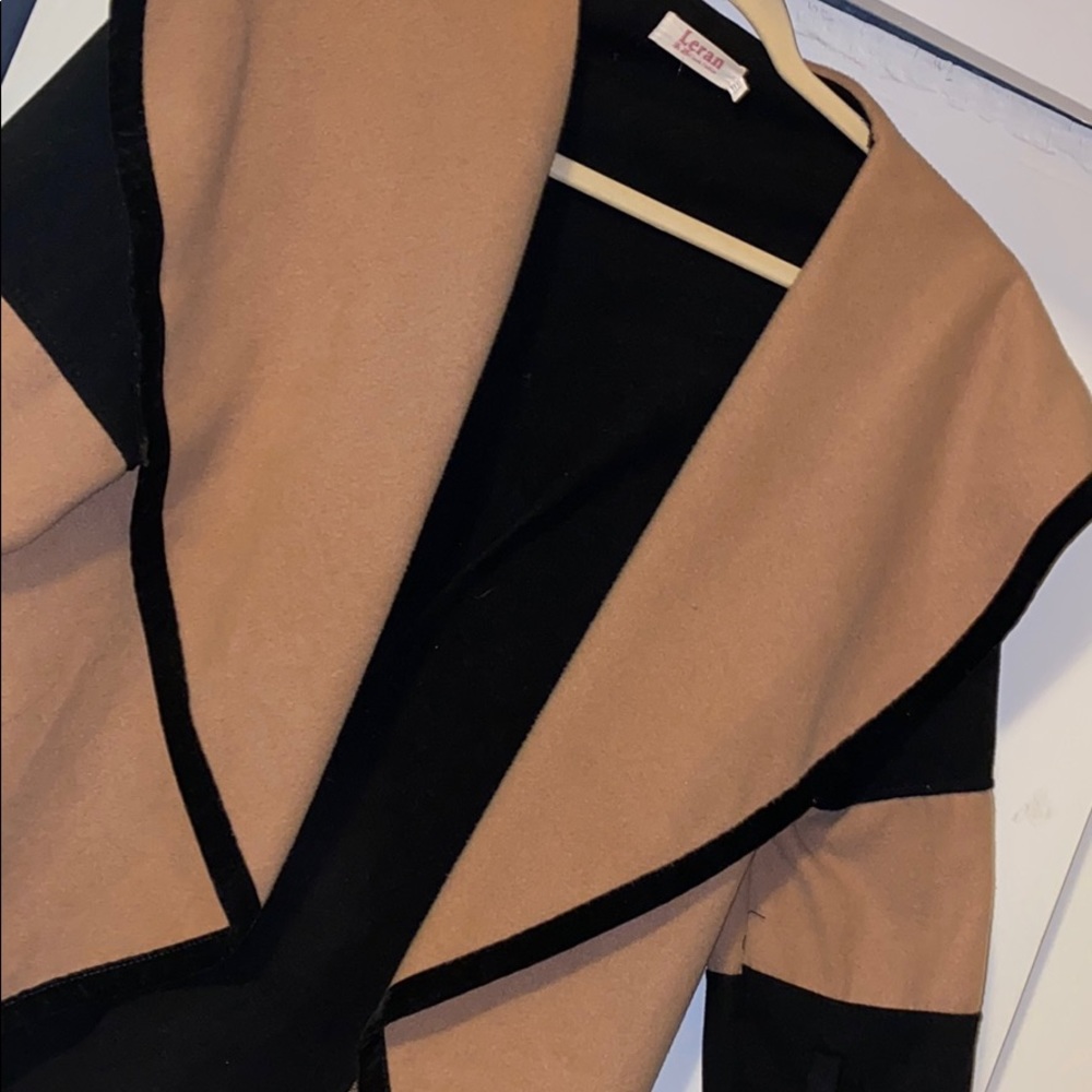 Chicy deeky light but warm jacket!